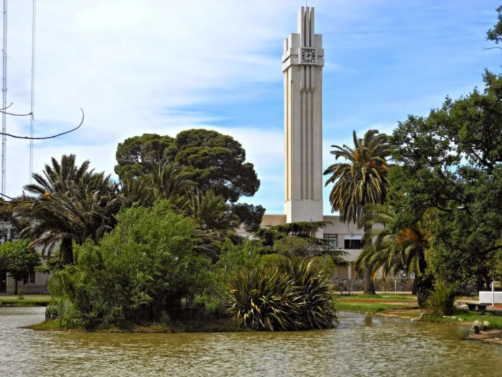 Ciudad de Tornquist - Cabecera del partido y turismo